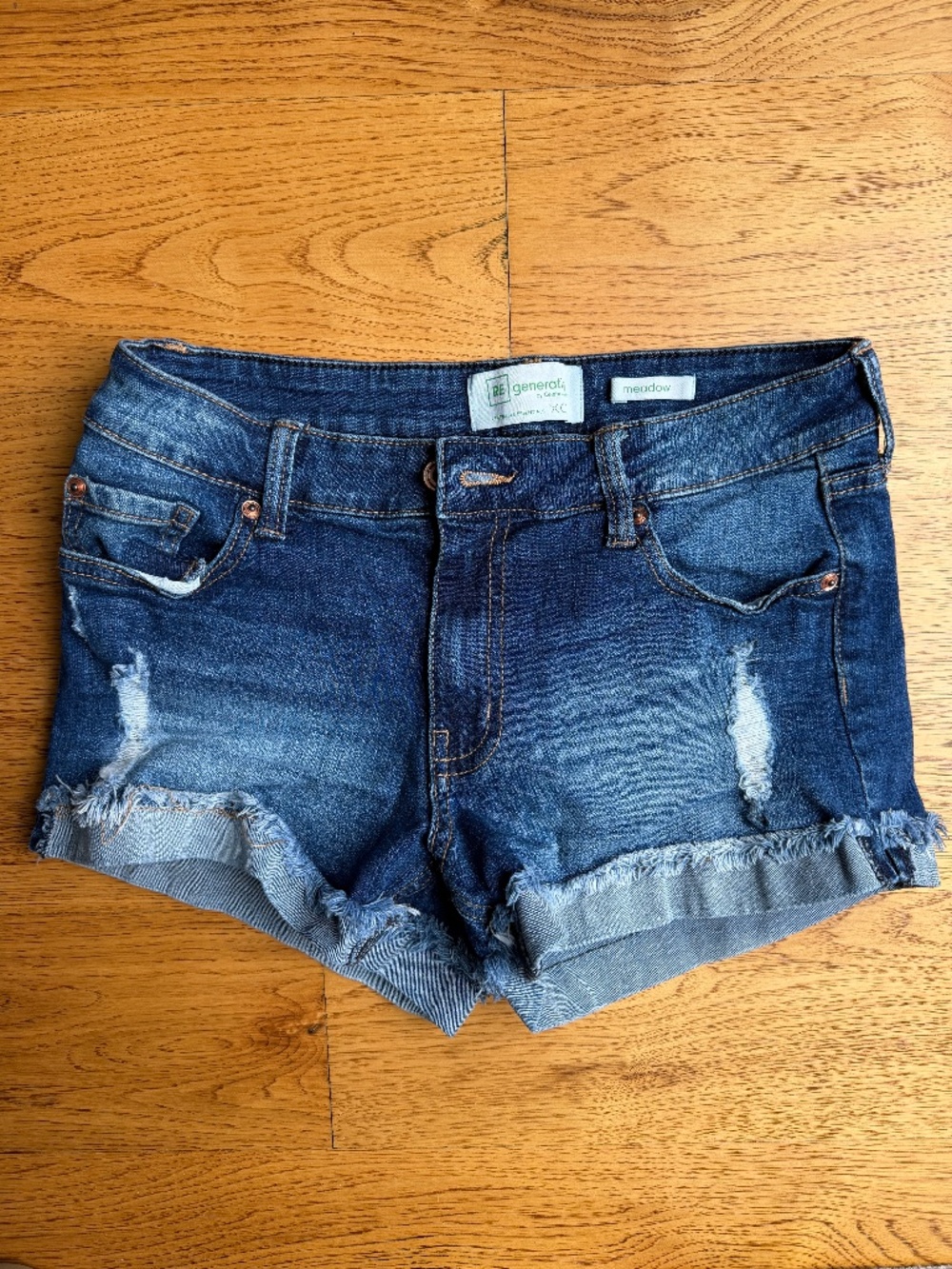 Regeneration By Celebrity Pink “ MEADOW” Denim Short Women’s Size 5/27